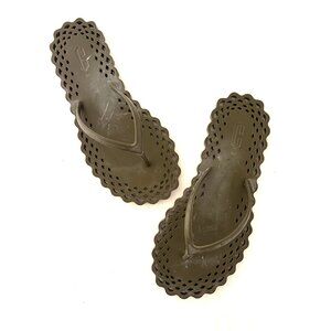 Carlotha Ray  Laser cup flip flop_Size 35/36